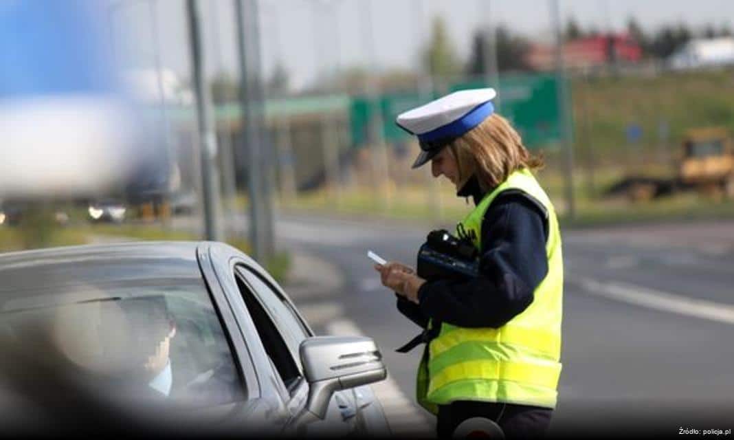 Policjant z Żyrardowa zatrzymał pijanego kierowcę po kolizji